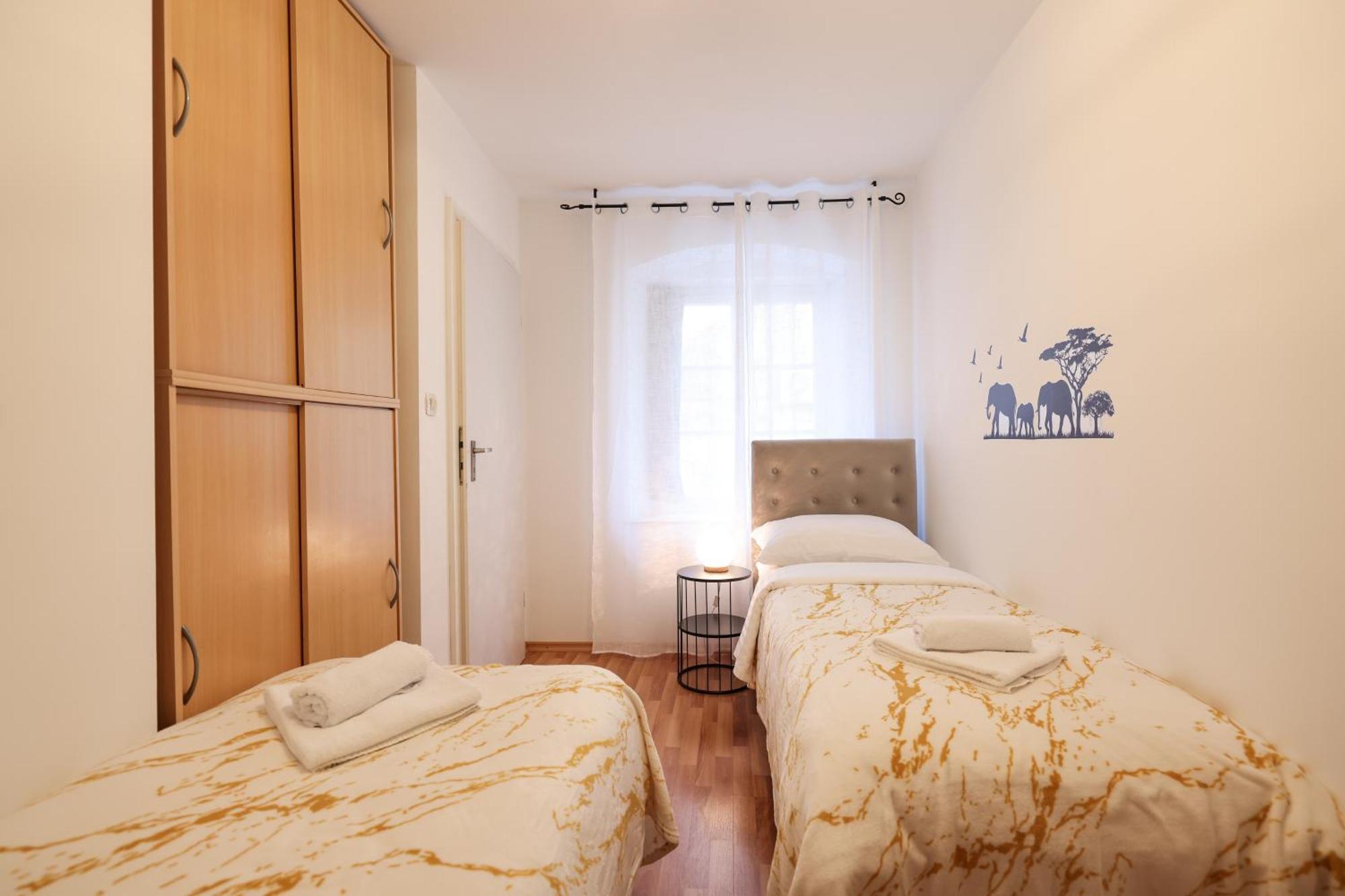 Viva - 2 Bedroom Apt In City Centar 자다르 외부 사진